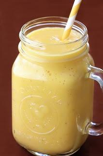 "WEIGHT LOSS" SMOOTHIE - Ingredients: 1 tbsp fresh ginger, 2 oranges, half lemon or lime, 1 banana, 2 apples, pineapple, cinnamon (optional), Ice cubes - Mix all of the ingredients in a blender for a couple of minutes, and voila - your healthy, delicious, weight loss smoothie is ready.