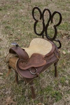 Saddle chair