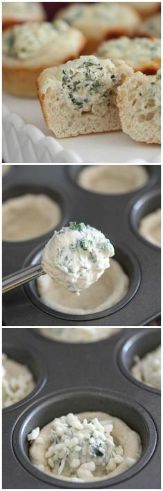 Baked Spinach Dip Mini Bread Bowls - Perfect appetizer for any party!