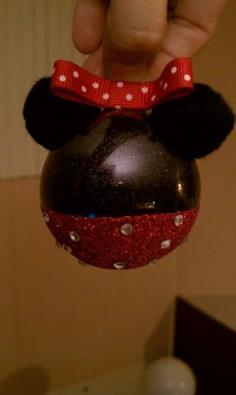 Fun and easy Minnie Mouse ornament to create!