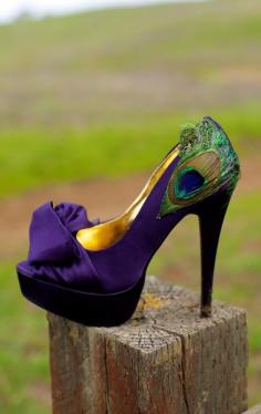 Purple and peacock platforms. La Plume Ethere.