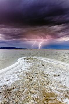 ✯ Lightning over the Great Salt Lake, Utah