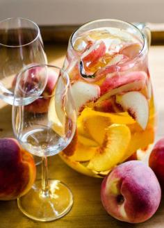 4-Ingredient Pitcher Drink Recipe: Sparkling White Peach Sangria