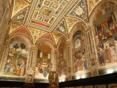 One of the most beautiful painted rooms in Tuscany - Piccolomini Library in Siena's Cathedral. Absolutely breathtaking!