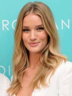 Rosie Huntington-Whiteley's must-have app for taking the perfect selfie