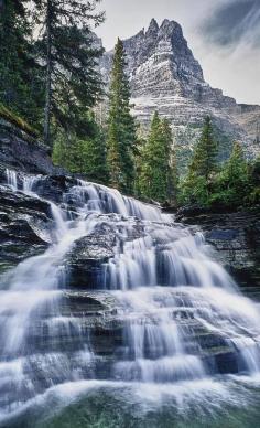 
                        
                            Glacier National Park, Montana, USA
                        
                    