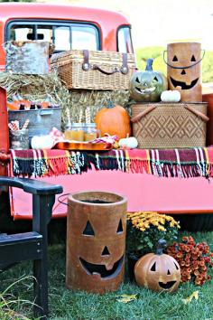 
                        
                            Outdoor Fall Harvest Party Ideas With a Classic Americana Style
                        
                    