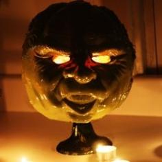 
                        
                            DIY Zombie lantern. Easy to make from a rubber mask and a pumpkin bucket.
                        
                    