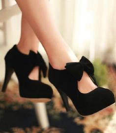 
                        
                            So cute!!! I want to wear heels more, but in San Diego people look at you like dude what's with the heels lol
                        
                    