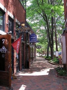 An alleyway off Market Street in Portsmouth, NH