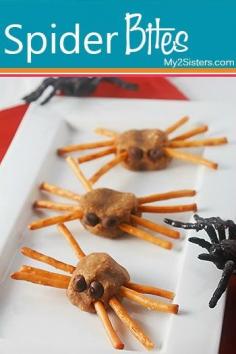 
                        
                            Spider Bites Snack.  Fun for the holidays or anytime in a school lunch.  Great for pairing with learning about spiders
                        
                    