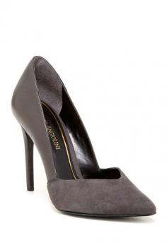 
                        
                            Favrot Leather Pump
                        
                    