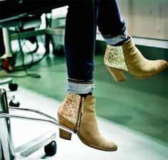 
                        
                            Glitter Ankle Boots | 34 Impossibly Cozy Fall Fashion DIYs
                        
                    