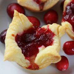 
                        
                            Goat Cheese Cranberry Kisses (perfect appetizer for Thanksgiving dinner or left-over cranberry sauce)
                        
                    