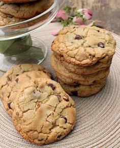 
                        
                            Bakery Style Chocolate Chip Cookies Homemade Bakery Style Chocolate Chip and Pecan Cookies that are big, thick, soft and chewy!
                        
                    