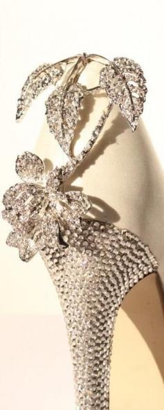 
                        
                            Shoes Diamante
                        
                    