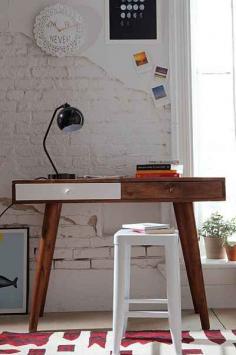 
                        
                            this desk is everything!
                        
                    