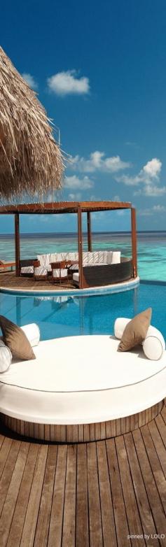 
                        
                            W Retreat&Spa Maldives
                        
                    