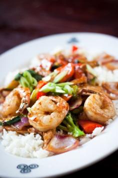 Simple Shrimp Stir Fry- Tender shrimp and crisp vegetables are stir-fried with a light garlic and ginger sauce made with Chicken Stock, soy sauce and a hint of teriyaki sauce