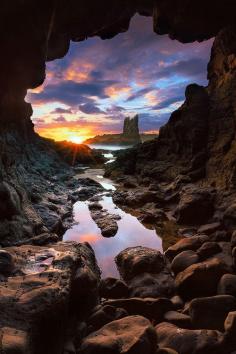
                    
                        Rocky sunrise - Kiama, Australia (by Stephen Casey)
                    
                