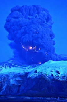 volcanic lightning