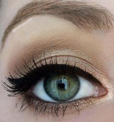
                        
                            Gold shadow with winged liner
                        
                    