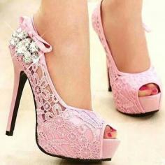 
                    
                        Love these pink shoes!
                    
                