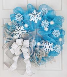 
                    
                        Snowflake wreath
                    
                