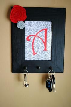 
                        
                            DIY Key Holder
                        
                    