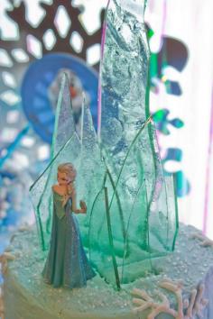 
                    
                        Frozen Elsa's cake topper ice castle tutorial. #frozen #elsa
                    
                