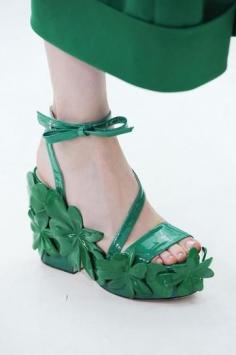 
                        
                            The 50 Best Shoes at NY Fashion Week | StyleCaster DELPOZO: These emerald green, patent leather platforms were showstoppers on the runway at Delpozo. Read more: stylecaster.com/...
                        
                    