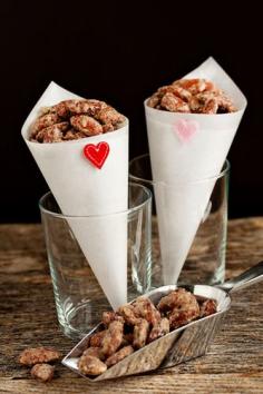 BAVARIAN VANILLA ALMONDS {CANDIED NUTS}...gorgeous packaging idea...lovely gift or party favor...great recipe, too!