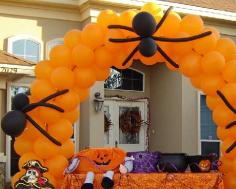 
                        
                            Halloween Party Balloon Arch. / Halloween ballonnenboog; vooral de spinnen vind ik leuk bedacht!
                        
                    