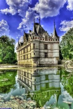 
                    
                        Chateau d 'Azay le Rideau, France
                    
                