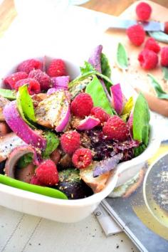 
                    
                        Sweet n' Spicy Raspberry Salad with Honey Vinaigrette #glutenfree
                    
                