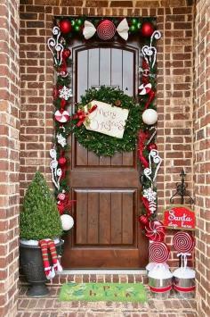
                    
                        Christmas-entry-porch_25.jpg
                    
                