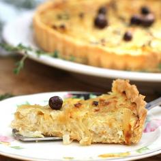 
                        
                            French Onion Tart: The filling is just onions, eggs and mustard. #Brunch #SavoryTart
                        
                    