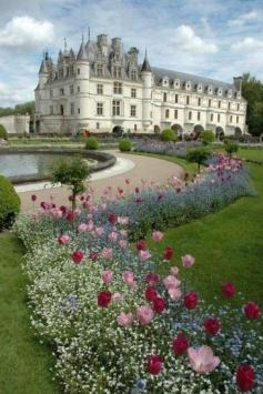 
                    
                        Chateau Chenonceau, France
                    
                