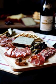 
                    
                        Easiest appetizer ever! 5 Tips To A Fabulous Charcuterie Board with wine and beer pairings
                    
                