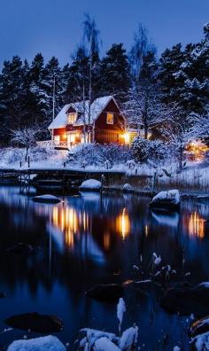 
                    
                        Lake House,Norway
                    
                