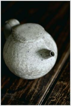 
                    
                        ::Japanese teapot
                    
                