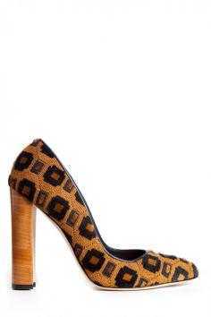 Manolo Blahnik  #shoes #style #pinterest #fashion #couture #hautecouture #designer #socialmedia #socialnetworks