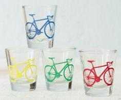 
                    
                        Fun bike-themed shot glasses #drinks #cocktails #bikes #gifts #barware #whiteelephant #holidays #domestica
                    
                