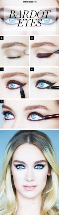
                    
                        14 Eyeliner Tutorials You Cant Live Without
                    
                