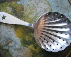 
                    
                        Silver Plate Back Tipped Star Julep Strainer Spoon 1800s  - Antique $80 via @Etsy cc: @Brenda Wegner #antique #cocktail #julep #derby #southern #siler #gifts
                    
                