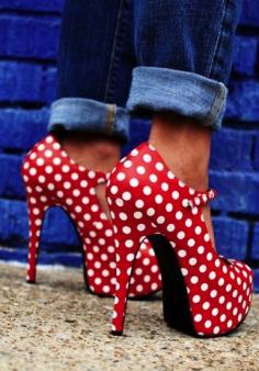 
                    
                        Red heels with white polka dots! These are so my style for a girls night out...
                    
                