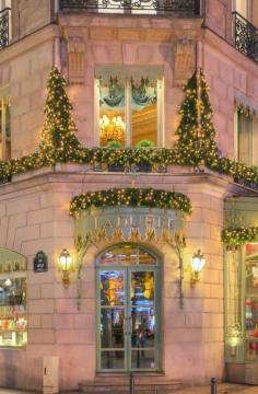 
                    
                        Ladurée, Paris
                    
                