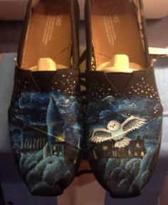 
                    
                        Harry Potter Hand Painted Toms SOMEONE BUY THIS FOR ME
                    
                