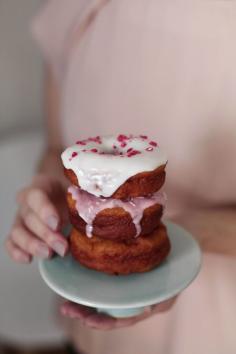 
                    
                        Miss Klein: Vanilla Donuts Recipe #recipe #donut #kids #holiday #fun #breakfast
                    
                