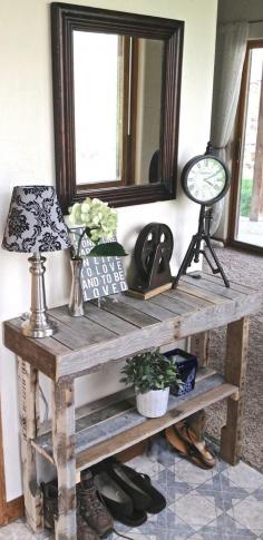 
                    
                        Pallet wood, foyer table. Love it, looks beachy! Would be great with a light white wash on it too! can be used as rustic piece for a wedding too
                    
                